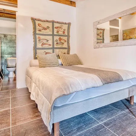 Nyaraló Charmante Maison Avec Piscine Lacropte