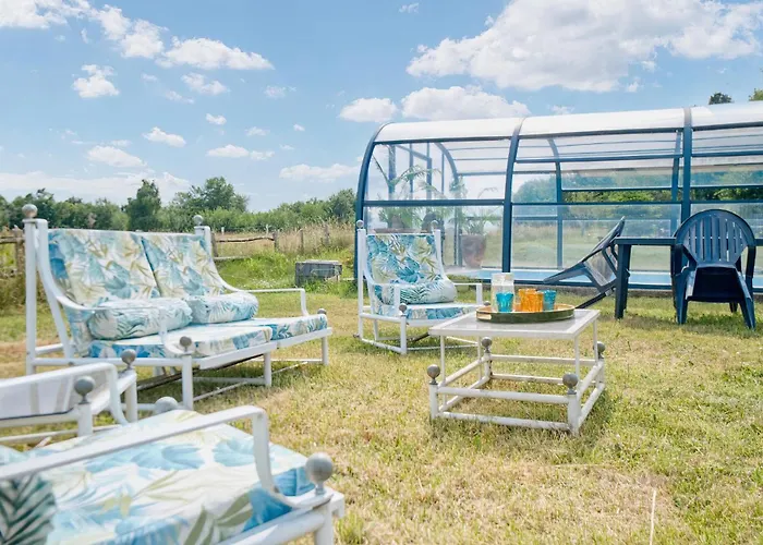 Charmante Maison Avec Piscine Lacropte
