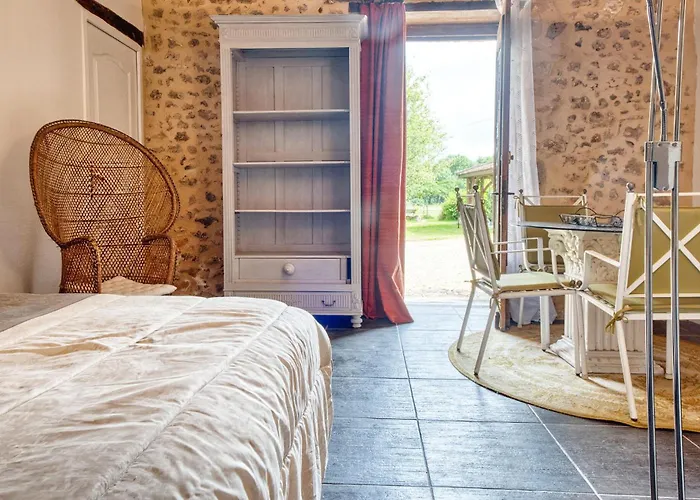 Charmante Maison Avec Piscine 펜션 Lacropte