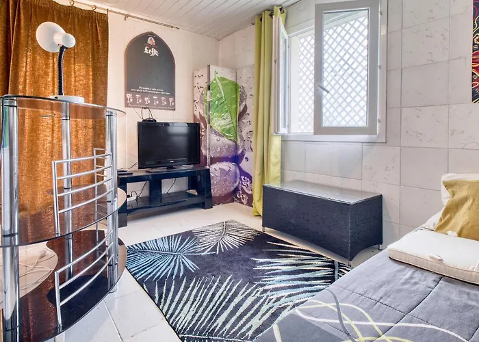 Charmante Maison Avec Piscine *